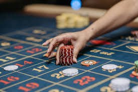 Filipino player accessing fastwin Live Casino on a mobile phone